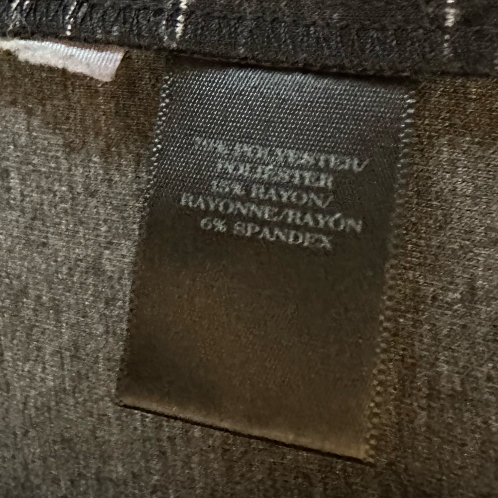 Stretchy gray pencil skirt - Picture 3 of 6